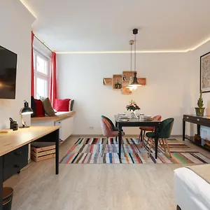 4 Personen Altbau Nahe Kurfürstendamm Apartment
